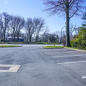 Franklin Park 5 Mins From Airport, Walk To Conservatory Columbus